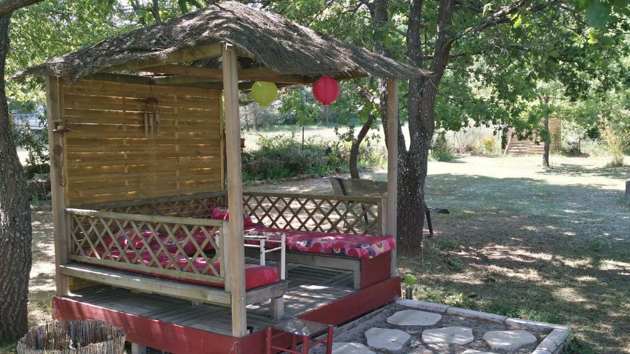 Отель Les Galines Rians  Экстерьер фото